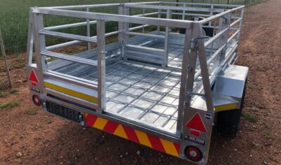 3.6m LIVESTOCK SINGLE DECK TRIALER - Image 3